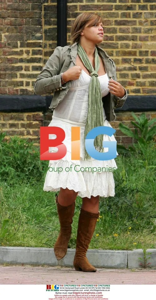 Jade Goody arriving at Jeff Brazier's home