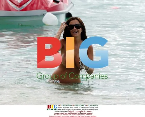 Lucy Becker Enjoys Caribbean Beach Vacation
