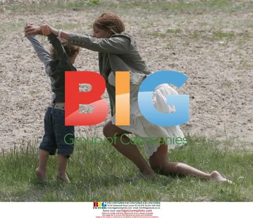 Jade Goody and family at Mersea beach