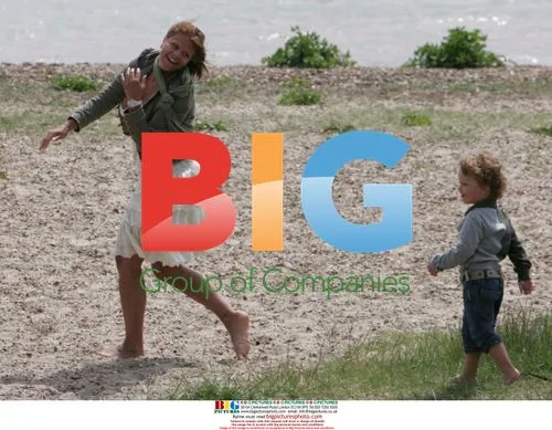 Jade Goody with Jeff Brazier and Kids at Kingsland Beach
