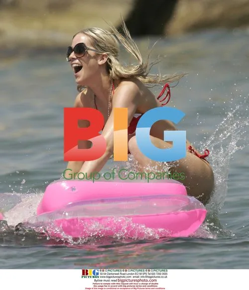 Kate Lawler Tries Crouch Dance on Lilo in Cyprus