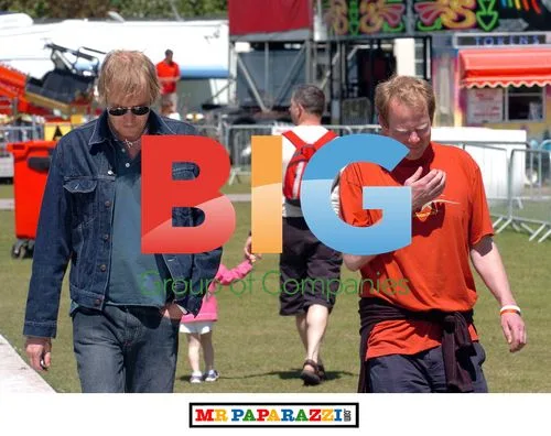 Rhys Ifans enjoys day out with family