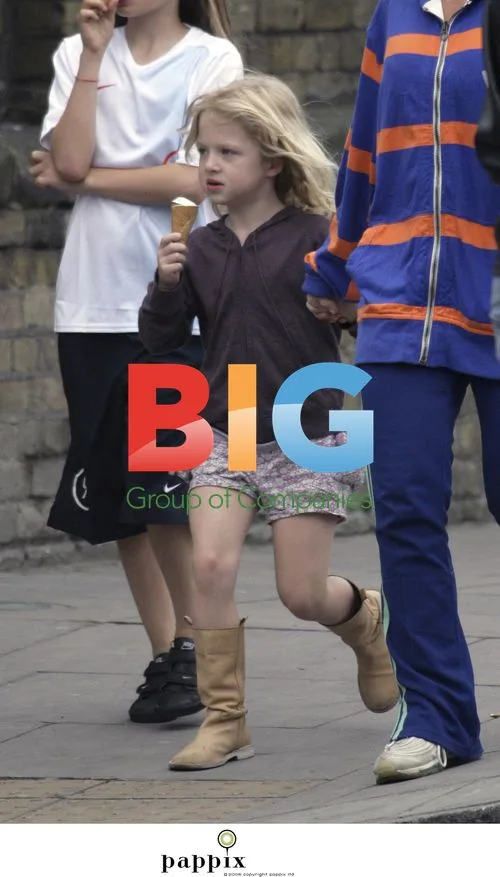 Meg Matthews Picks Up Daughter Anais From School