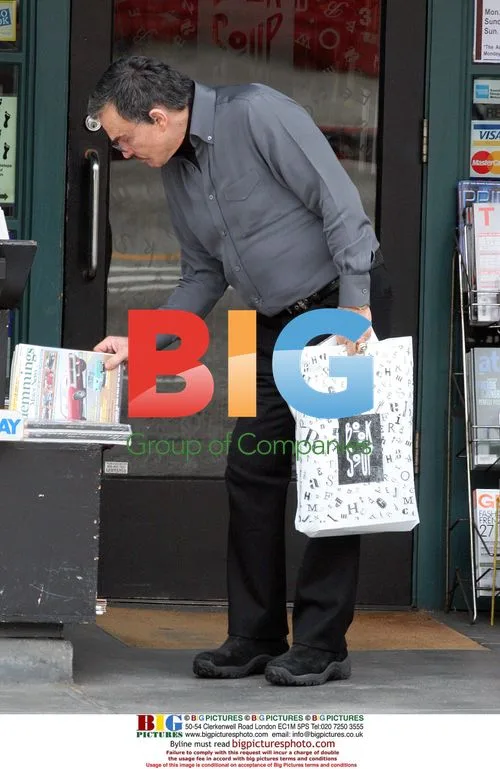 Burt Reynolds, 70, Steps Out