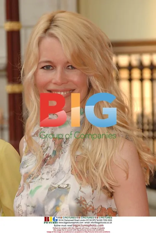 Claudia Schiffer at 2006 Royal Academy Summer Exhibition