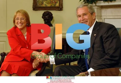 Bush Meets Bachelet in Oval Office