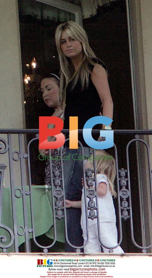 Alex Curran with daughters at World Cup hotel