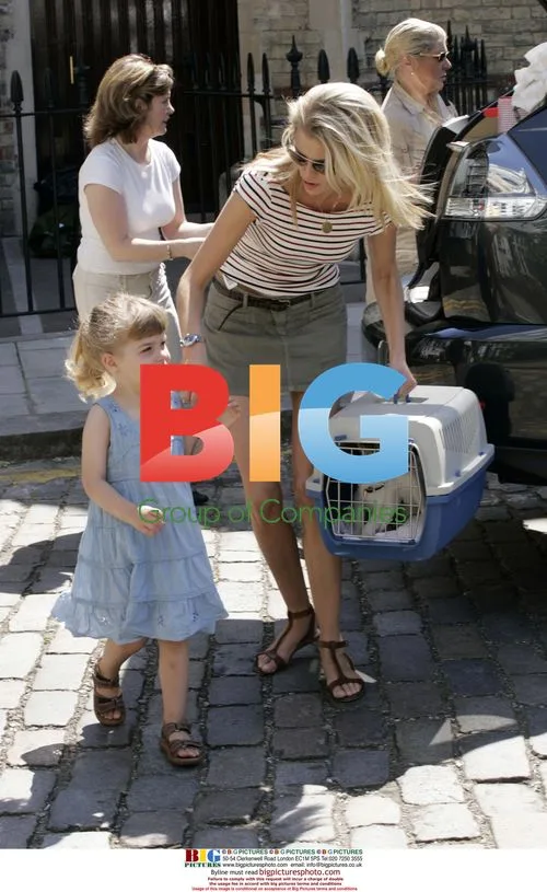 Donna Air and daughter Freya out shopping in London