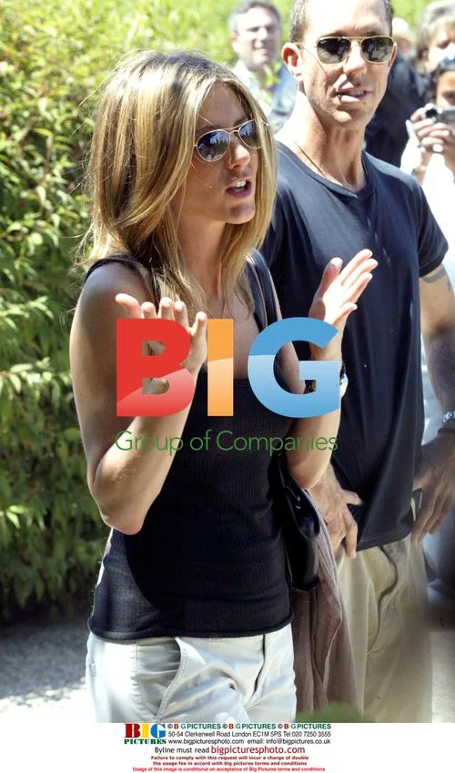 Aniston and Vaughn in Paris