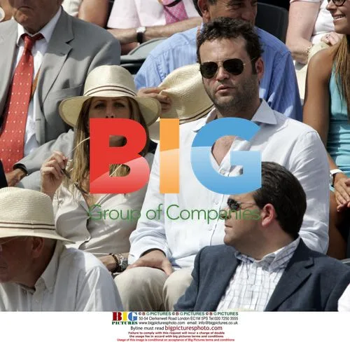 Aniston and Vaughn at 2006 French Open Final