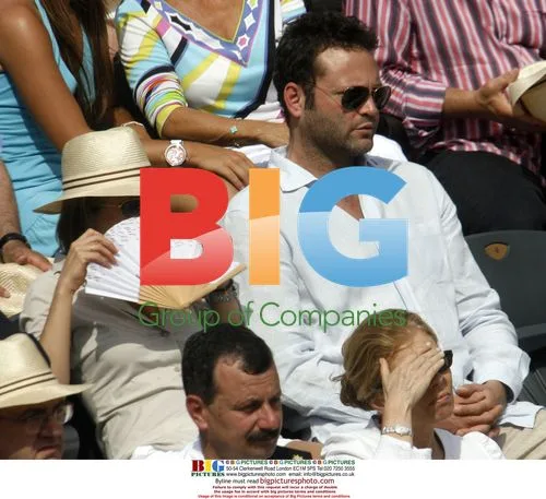Aniston and Vaughn at 2006 French Open