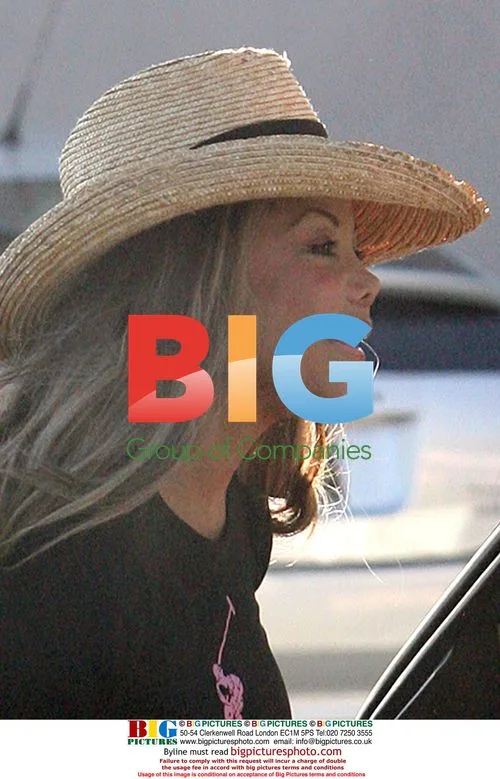 La Toya Jackson Shopping in West Hollywood