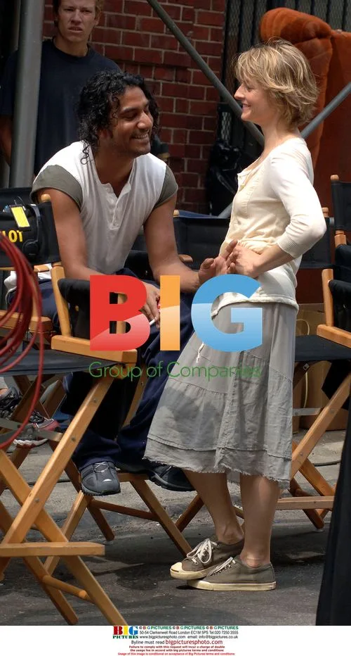 Jodie Foster and Naveen Andrews on set