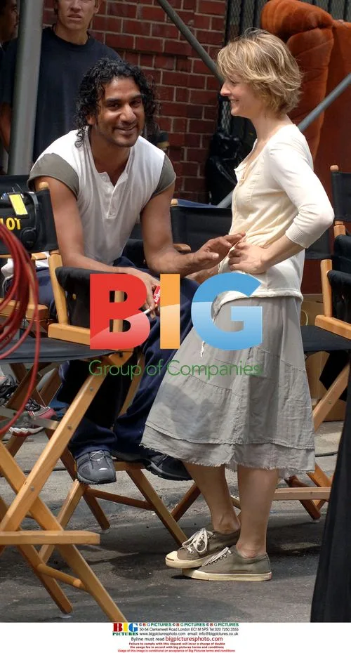 Jodie Foster and Naveen Andrews on set of 'The Brave One'
