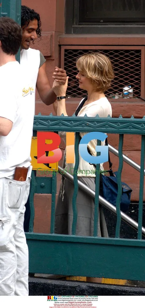 Jodie Foster and Naveen Andrews on 'The Brave One' set