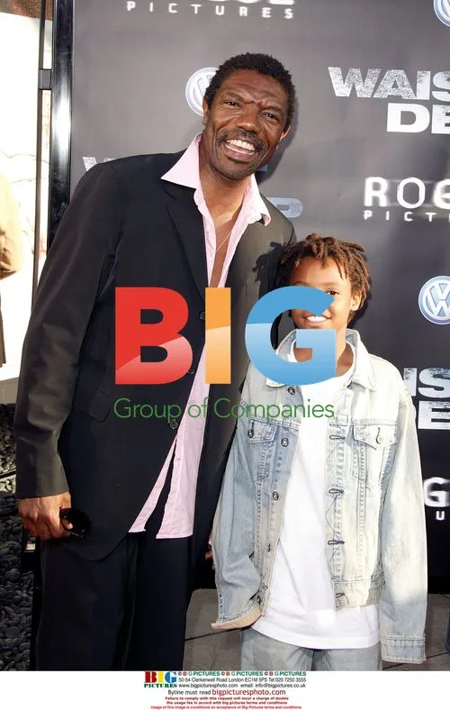 Vondie Curtis Hall and son at 'Waist Deep' premiere