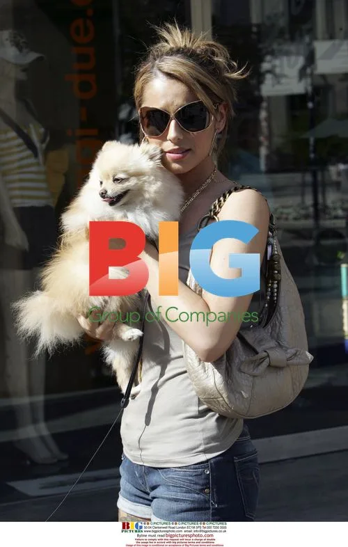 Cheryl Tweedy Shopping in Baden-Baden