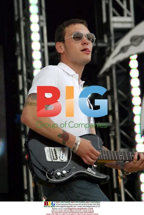 Preston of The Ordinary Boys performing on stage