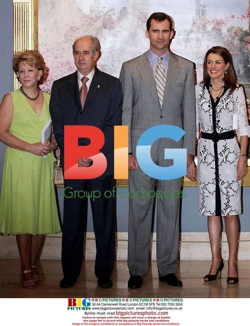 Felipe de Borbon and Letizia Ortiz inaugurate art expo