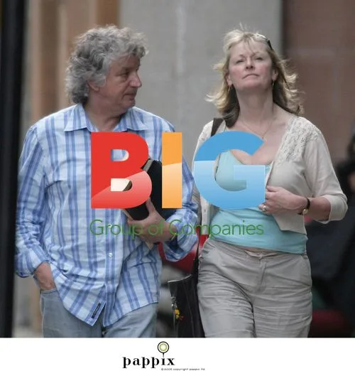 Sue Cook Strolls with Boyfriend in London