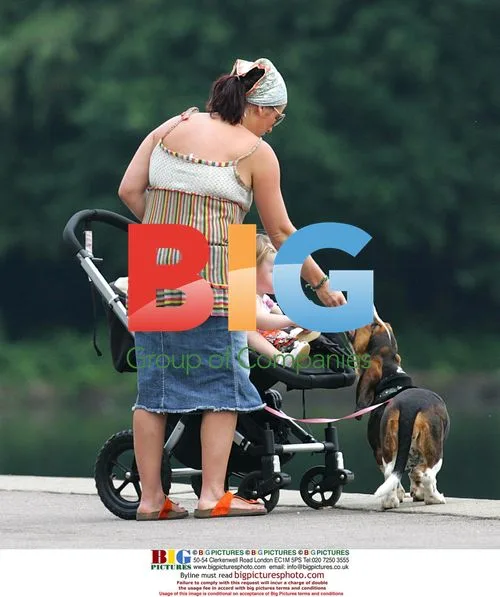 Jessie Wallace's Family Outing in Wanstead