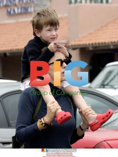 David Duchovny and Tea Leoni with Kids in Malibu