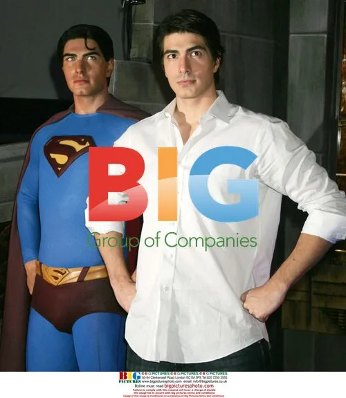 Brandon Routh Unveils Superman Wax Figure
