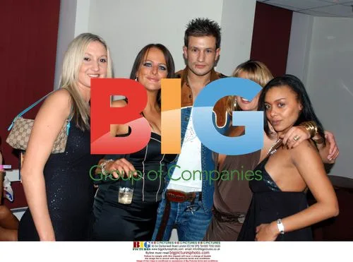 Cage fighter Lee 'Lighting' Murray with party girls
