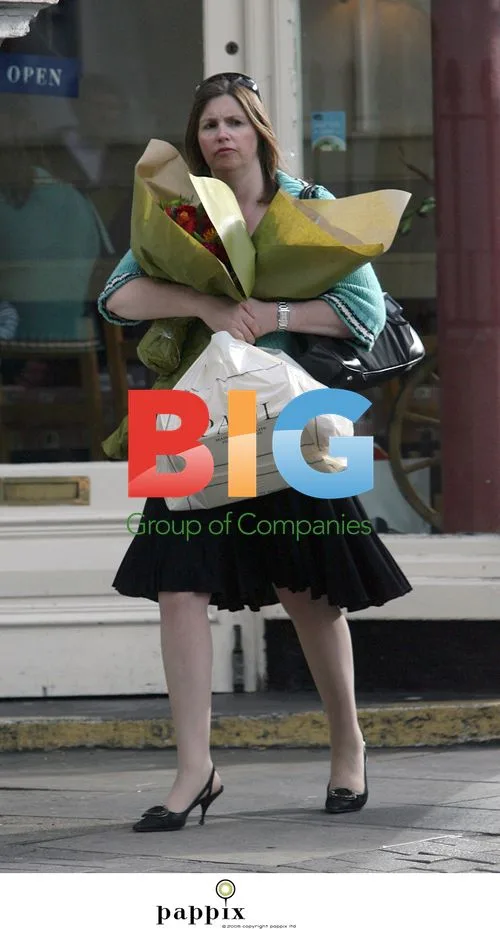 Nicola Horlick struggles with shopping in London