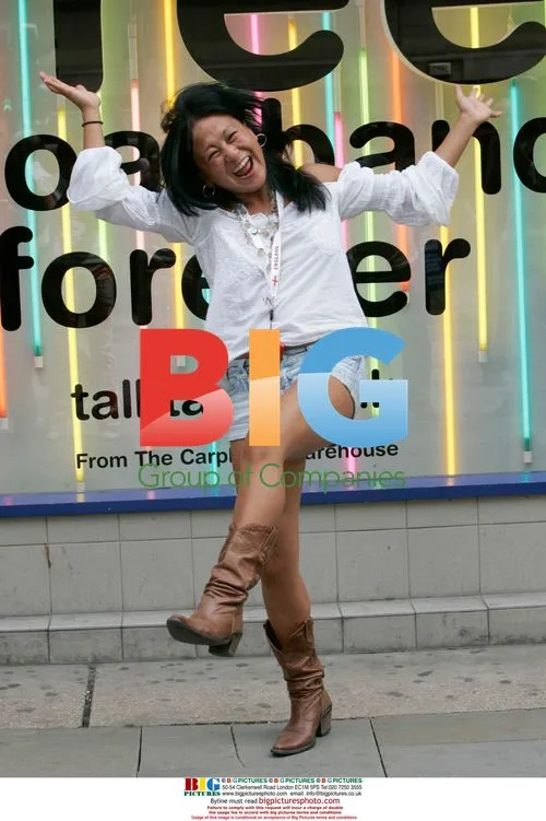 Lisa from Big Brother visits Carphone Warehouse