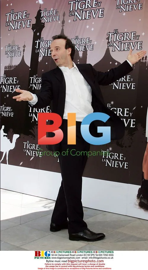 Roberto Benigni presents film with wife