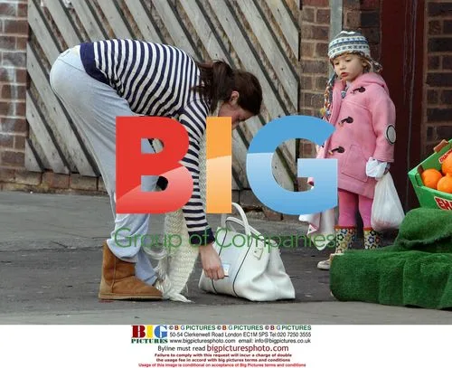 Jools Oliver's grocery run with daughter