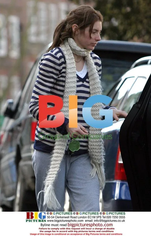 Jools Oliver and Daughter Grocery Shopping