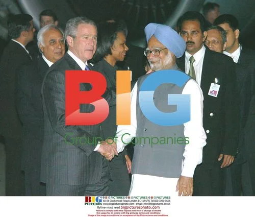 Bush Meets Singh in New Delhi