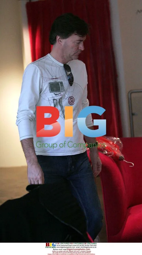 Richard Madeley and Judy Finnegan Shopping