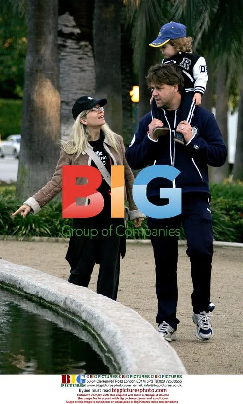 Russell Crowe and family out for stroll