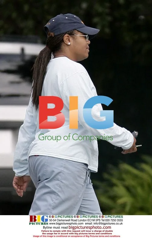 Janet Jackson Visits Acupuncturist