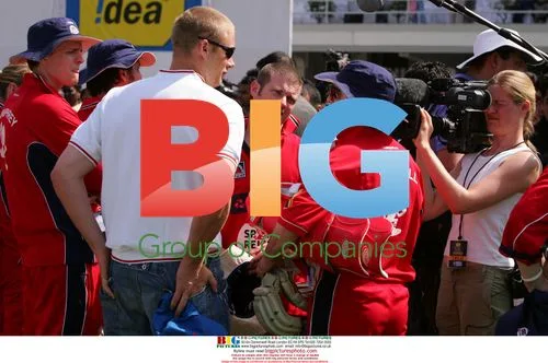 Andrew Flintoff chats with Dermot O'Leary and Phil Tufnell