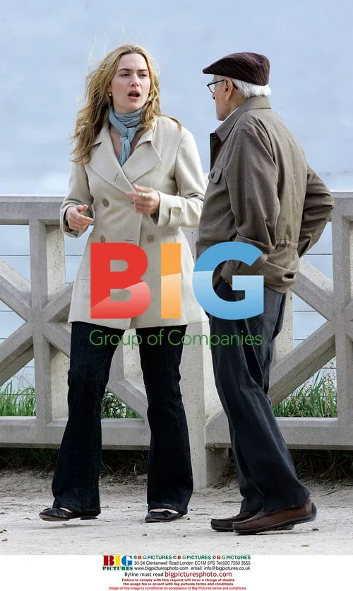 Kate Winslet and Eli Wallach on 'The Holiday' set
