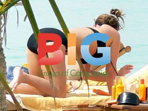 Coleen Mcloughlin Relaxes on Dubai Holiday