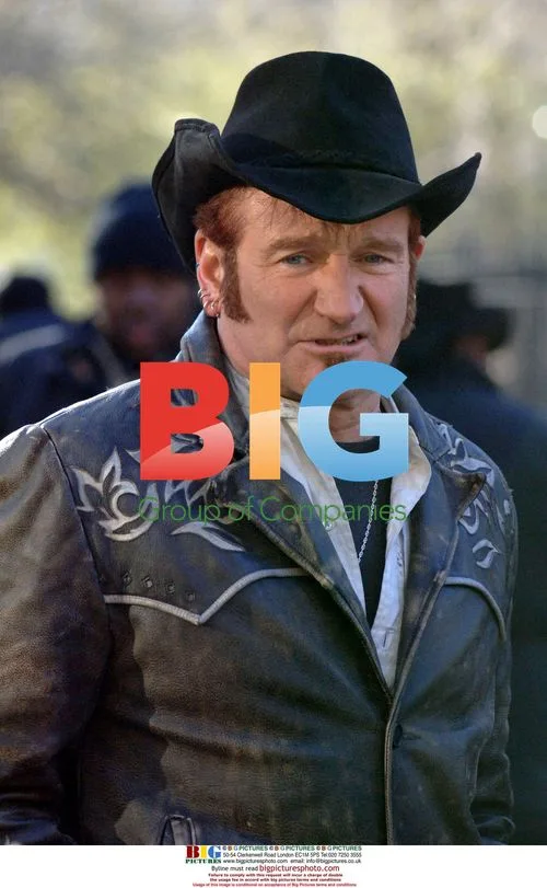 Robin Williams on the set of "August Rush"