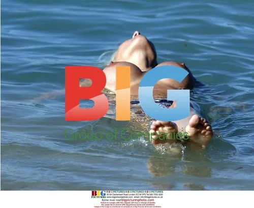 Jo Hicks and Jerri Byrne Spend Day at Beach