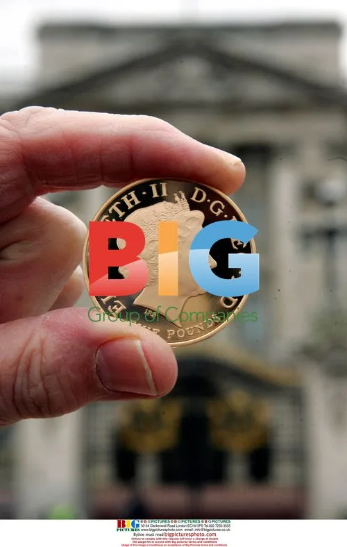 Queen's 80th Birthday £5 Crown Unveiled