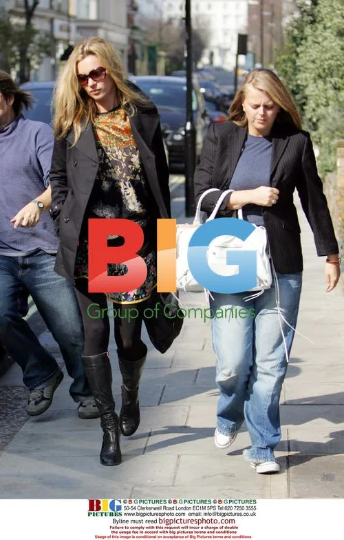 Kate Moss Grabs Lunch in London