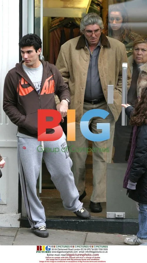 Arsenal's Jose Antonio Reyes out shopping