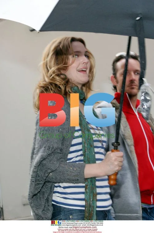 Drew Barrymore on set of 'Music and Lyrics'