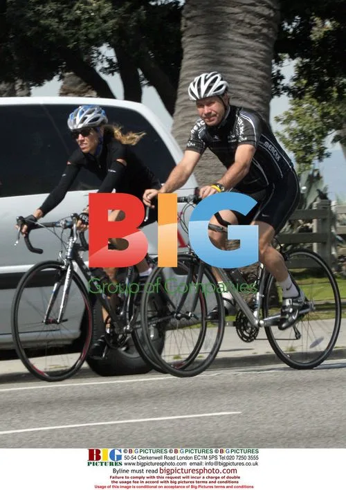 Sheryl Crowe hits Santa Monica streets on new bike