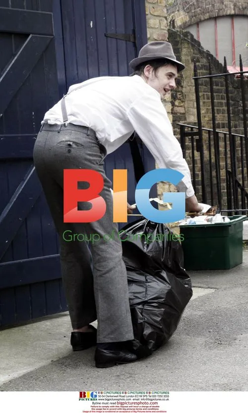 Pete Doherty does chores in London