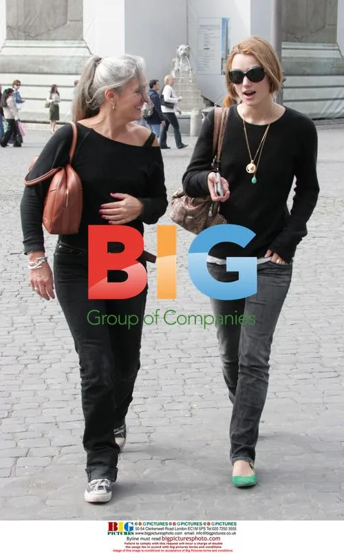 Keira Knightley and mother shopping in Rome