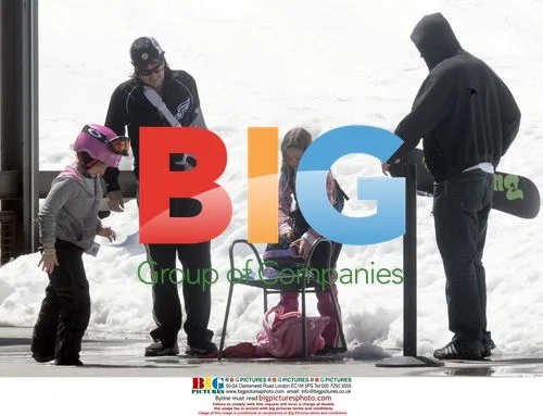 Richie Sambura spends weekend in Mammoth Lakes with Ava and mystery blonde